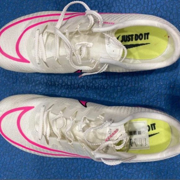 Nike Maxfly track and field sprinting spikes - Picture 2 of 5